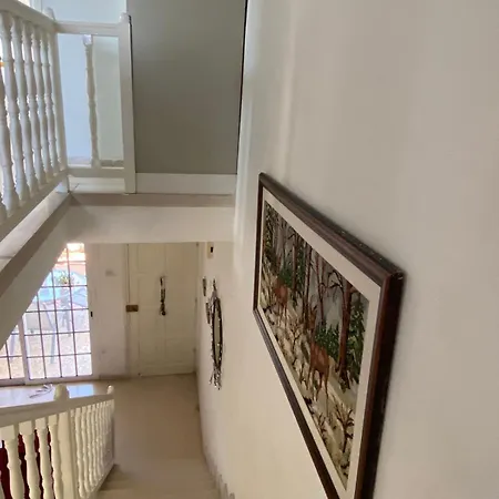 Three Bedroom With Fireplace And Piano