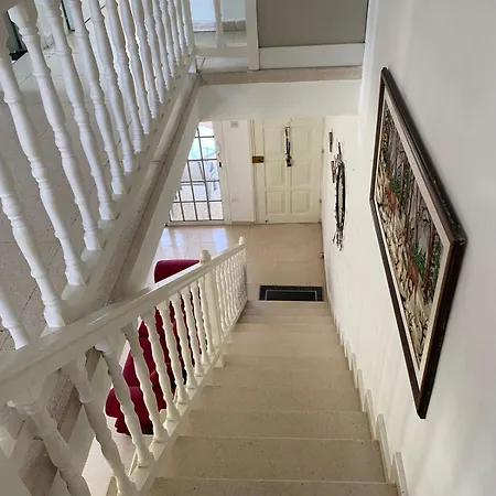 Three Bedroom With Fireplace And Piano *