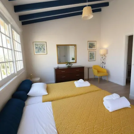 Ferienhaus Three Bedroom With Fireplace And Piano *