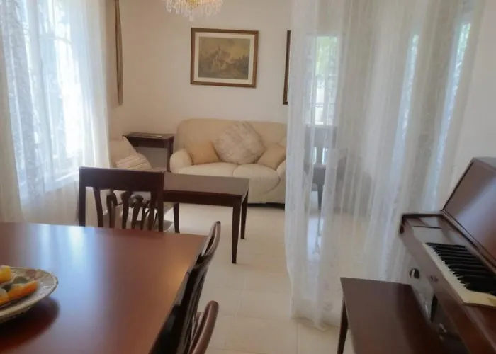 Three Bedroom With Fireplace And Piano 펜션 파포스