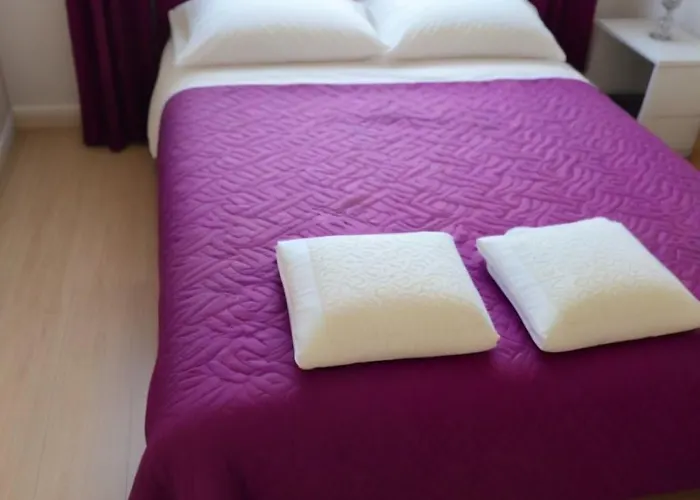 펜션 Three Bedroom With Fireplace And Piano 파포스