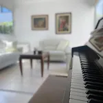 Three Bedroom With Fireplace And Piano *