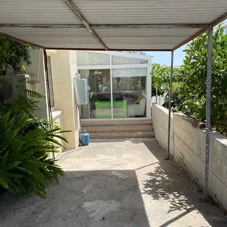 Three Bedroom With Fireplace And Piano *