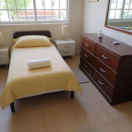 Three Bedroom With Fireplace And Piano *
