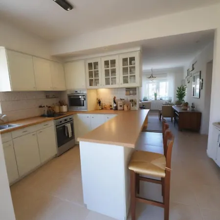 Three Bedroom With Fireplace And Piano Holiday home
