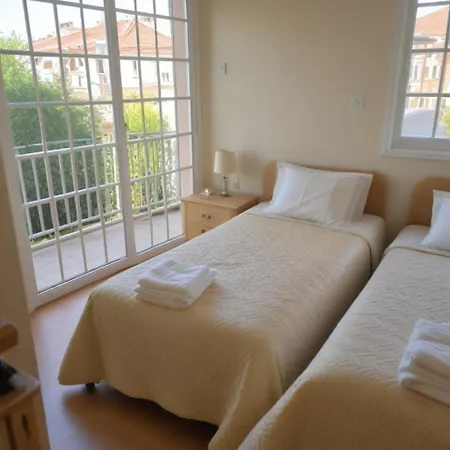 Three Bedroom With Fireplace And Piano Holiday home