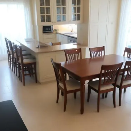 Three Bedroom With Fireplace And Piano * بافوس