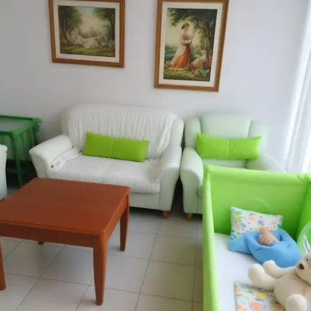 Three Bedroom With Fireplace And Piano Holiday home