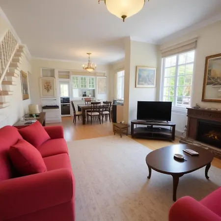 Three Bedroom With Fireplace And Piano Hébergement de vacances *