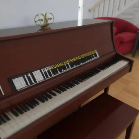 بيت للعطل Three Bedroom With Fireplace And Piano بافوس