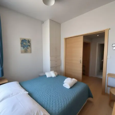 Three Bedroom With Fireplace And Piano Holiday home *