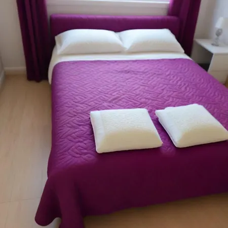 Hébergement de vacances Three Bedroom With Fireplace And Piano Paphos