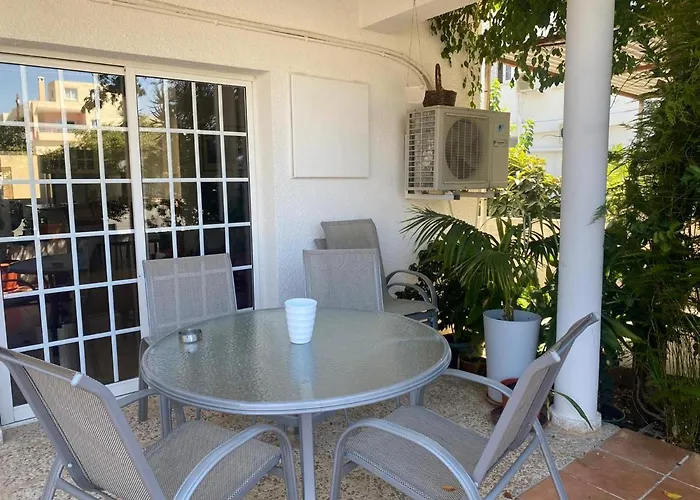 Three Bedroom With Fireplace And Piano *