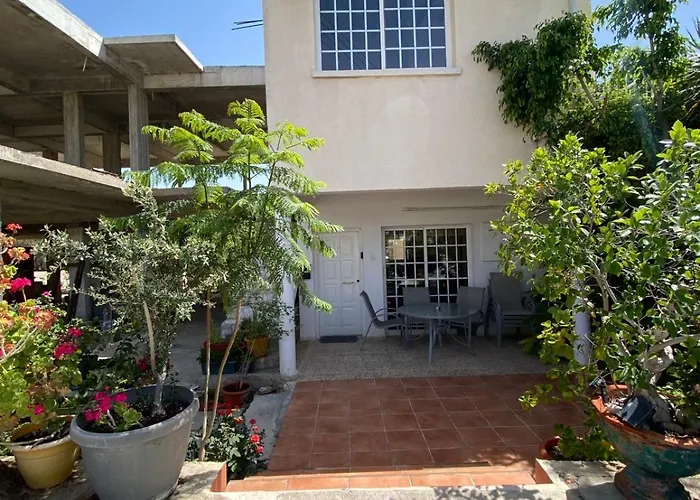 Three Bedroom With Fireplace And Piano Feriehus Paphos