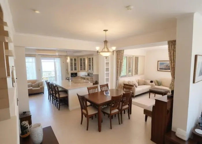 Three Bedroom With Fireplace And Piano Hébergement de vacances