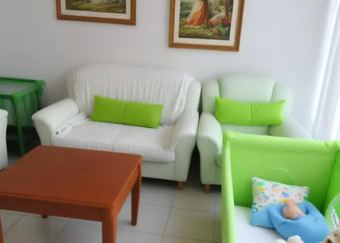 Three Bedroom With Fireplace And Piano Feriehus