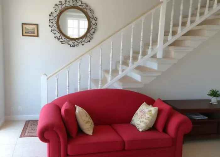 Three Bedroom With Fireplace And Piano