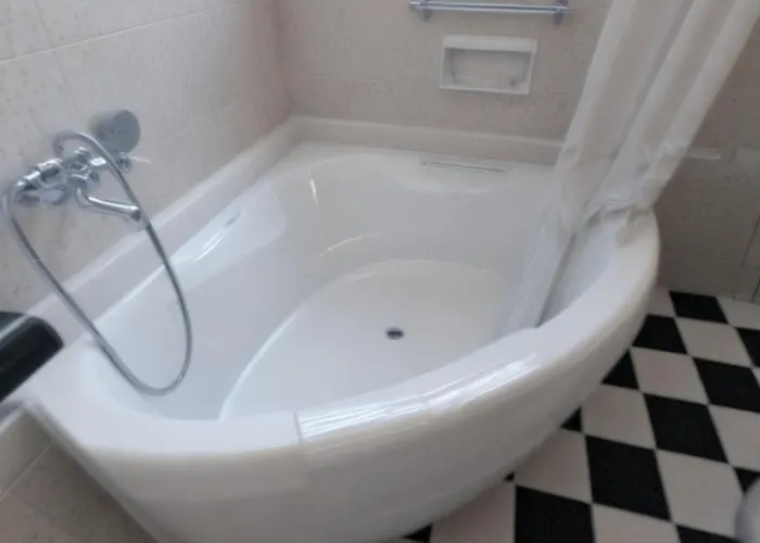 Three Bedroom With Fireplace And Piano